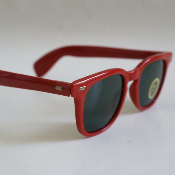 NWT True Vintage 90's Red frame Wayfair like style w/ glass G-15 lens sunglasses - Picture 2 of 4